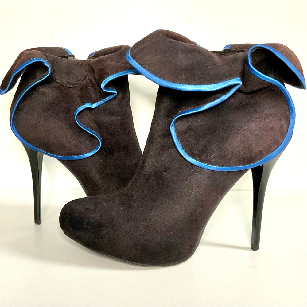Moda Rossi Stiletto Ruffle Booties Black w/ Blue Trim Women’s EU 38/US 7.5
